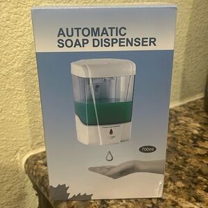 Bundle of 4 Automatic Soaps dispensers suitable for hospital, kitchen, rest room